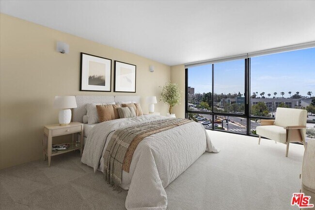 Building Photo - 4265 Marina City Dr
