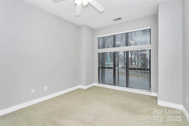 Building Photo - 712 N Davidson St