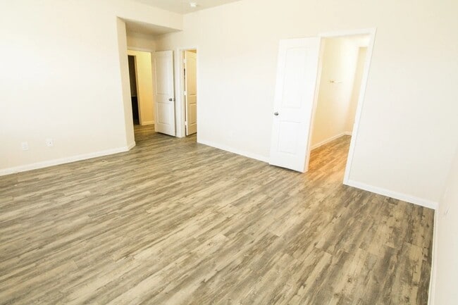 Building Photo - 6011 Fading Night Dr