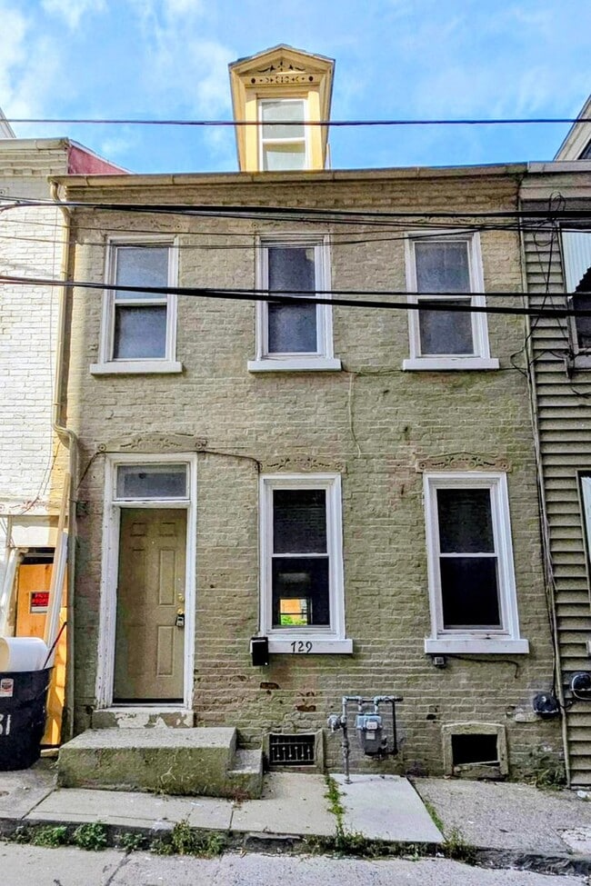 Building Photo - 729 Chestnut St