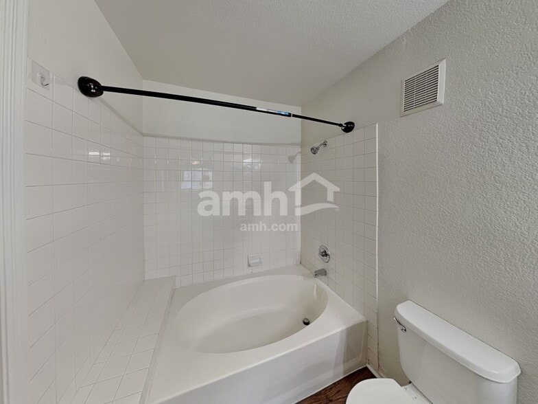 Building Photo - 7636 Connemara Ave