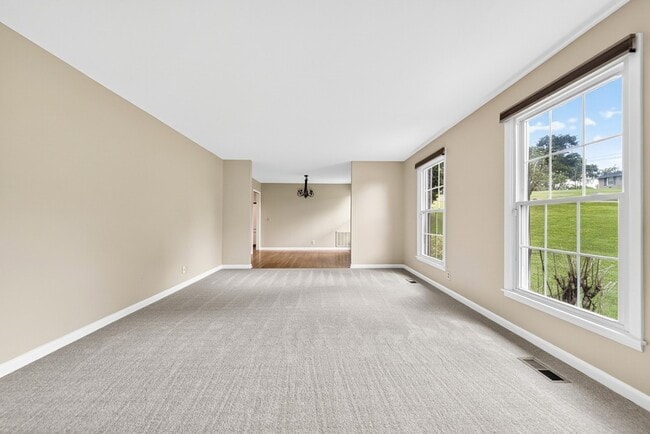 Building Photo - 121 Caldwell Dr