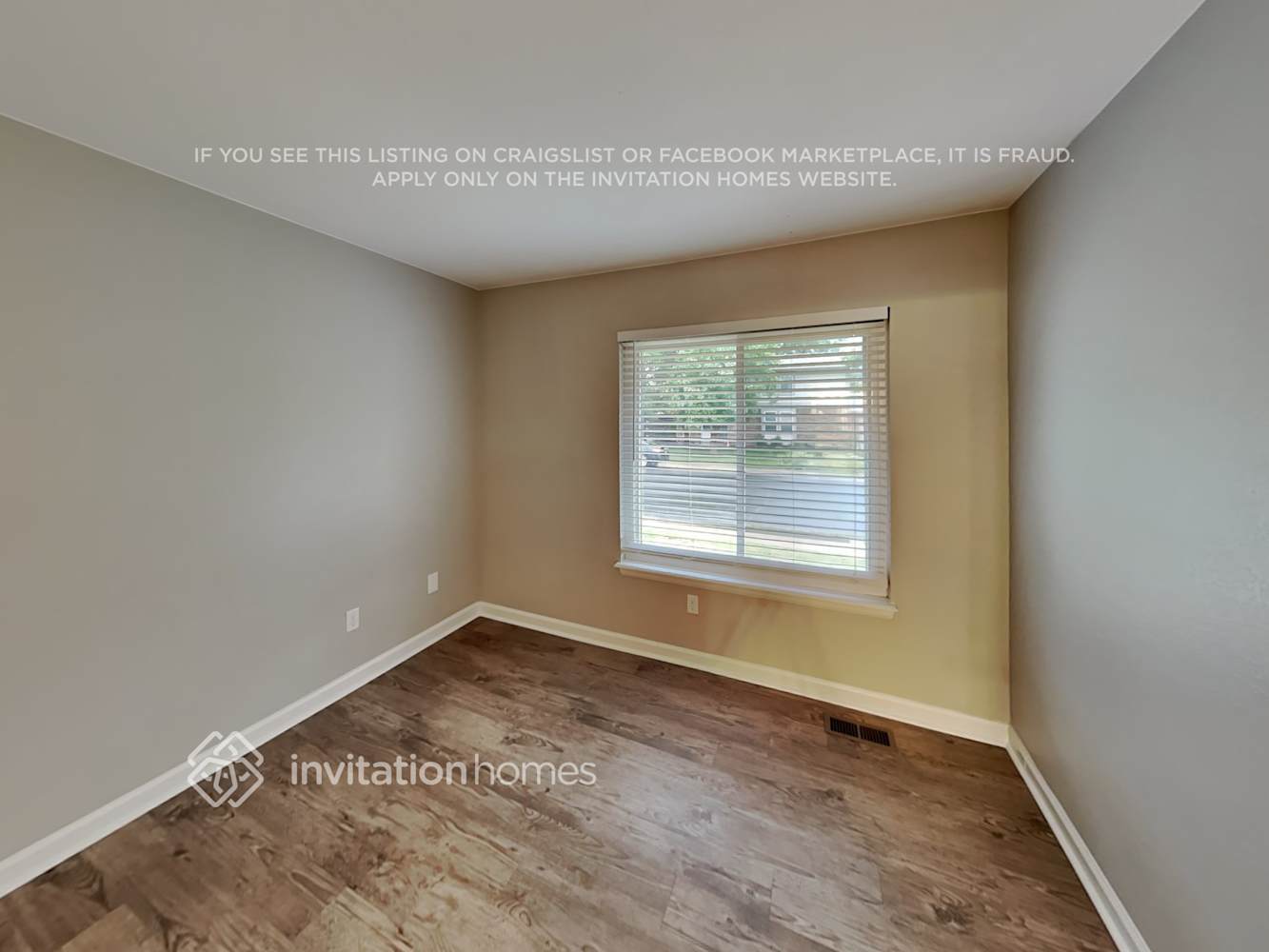 Building Photo - 16725 E Napa Dr