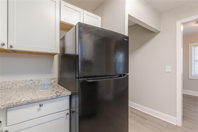 Building Photo - 1376 Westmont Rd SW