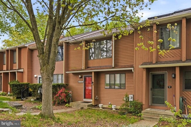 Building Photo - 1382 Almond Dr