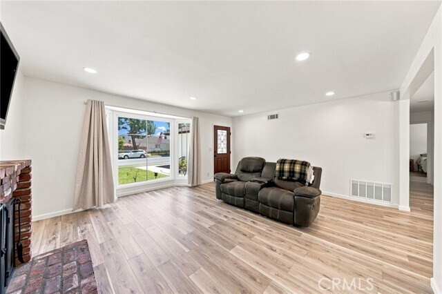 Building Photo - 17611 Leslie Ave