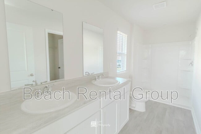 Building Photo - 286 Jeff Waters Cir