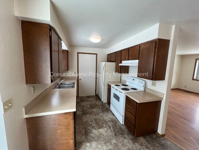 Building Photo - 10953 N Skylark Ln