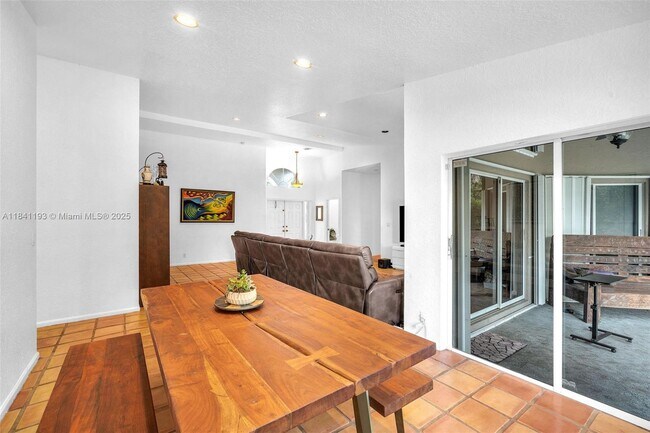 Building Photo - 9690 NW 39th St