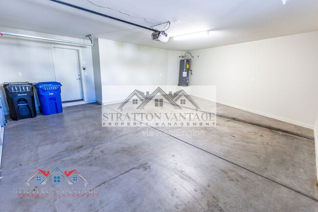 Building Photo - 544 N Alma School Rd