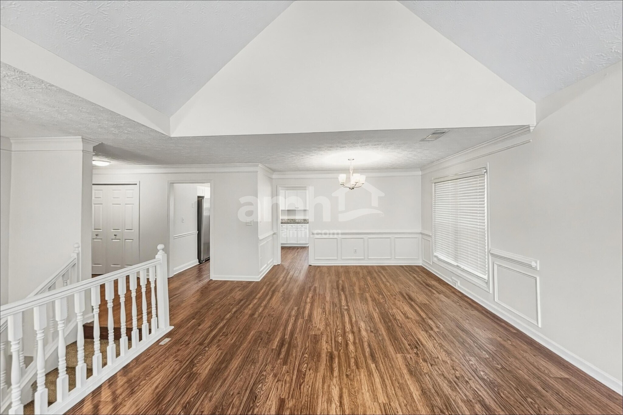 Building Photo - 1772 N Oak Dr