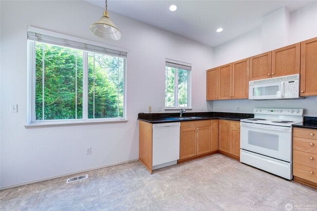Building Photo - 4439 248th Ln SE