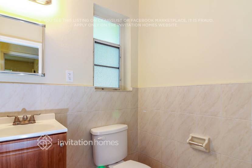 Building Photo - 130 Carolina Ave