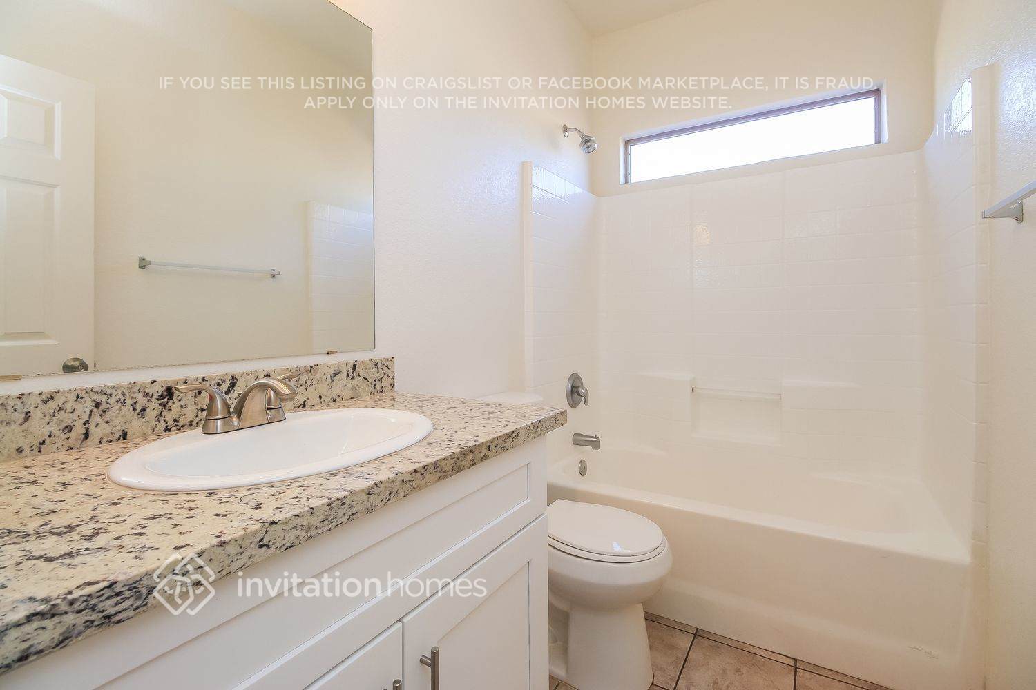 Building Photo - 2578 E Bellerive Dr