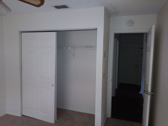 Building Photo - 8120 Pagoda Dr