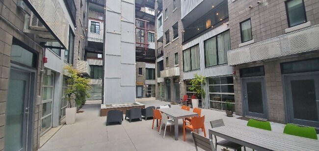 Building Photo - 360 W Broadway