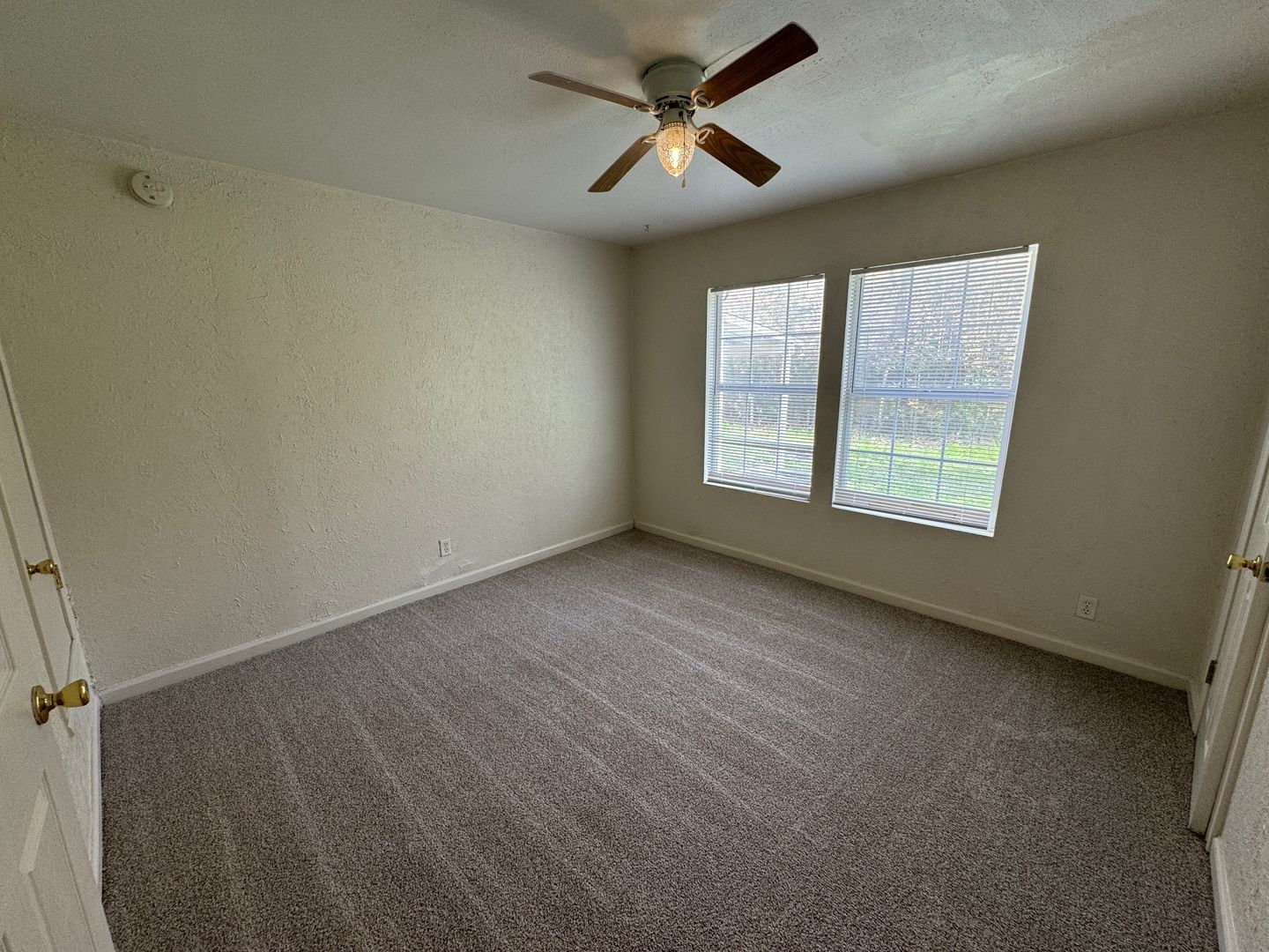 Building Photo - 812-812 Estelle Ave