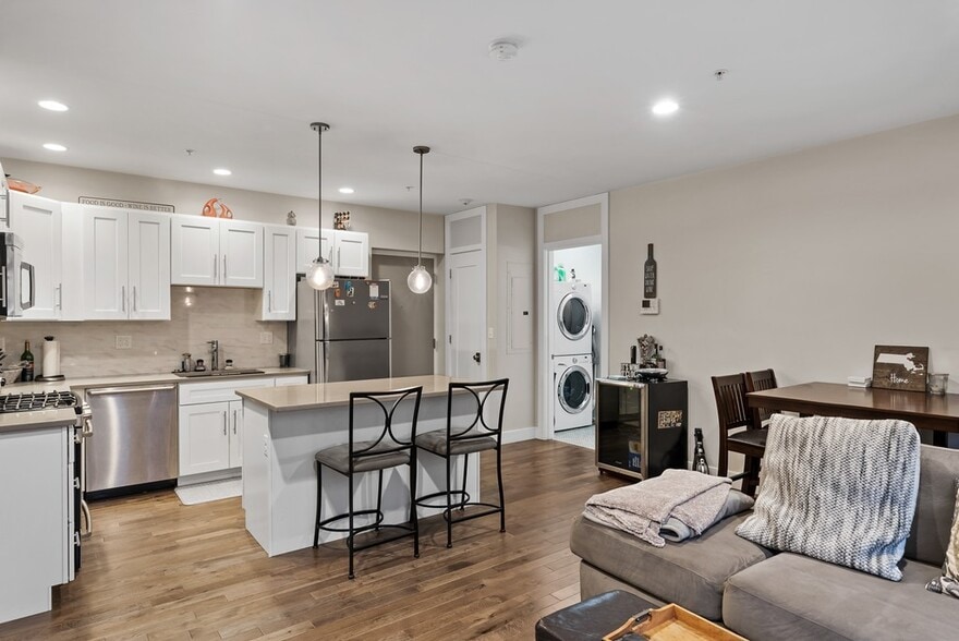 Building Photo - 1 Saint Clare Rd