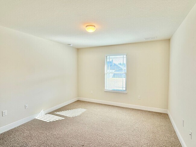 Building Photo - 4-Bedroom All-Brick Home - Whisper Creek