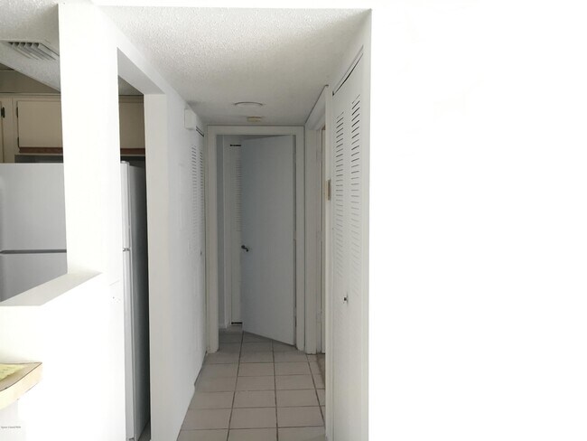 Building Photo - 987 Sonesta Ave NE