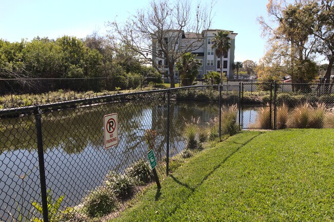 Building Photo - 7233 101st Ln