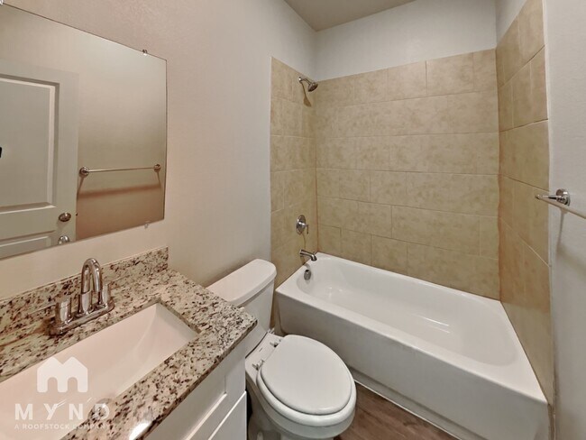 Building Photo - 3261 Karen St