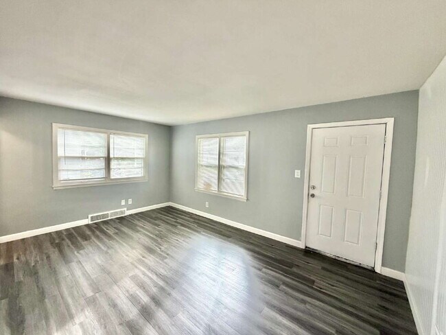 Building Photo - 801 Hubbard Ave