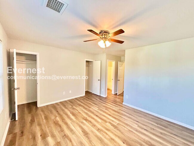 Building Photo - 320 Ezekial Ave