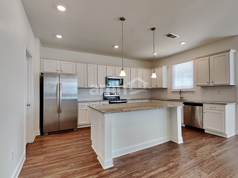 Building Photo - 401 Tributary Ln