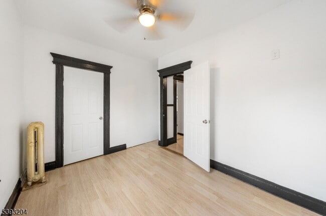 Building Photo - 209 N 11th St