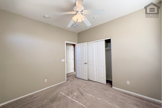 Building Photo - 4Bed/2.5 Bath House at Greenway/75th Ave! Ready for Immediate Move-In! -- Gated Community!