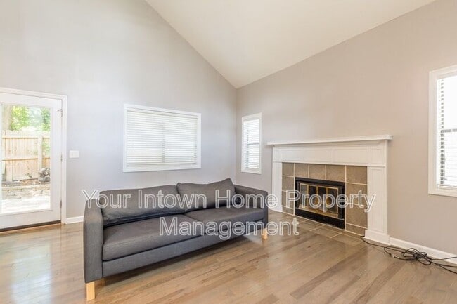 Building Photo - 505 Oakdale Rd NE