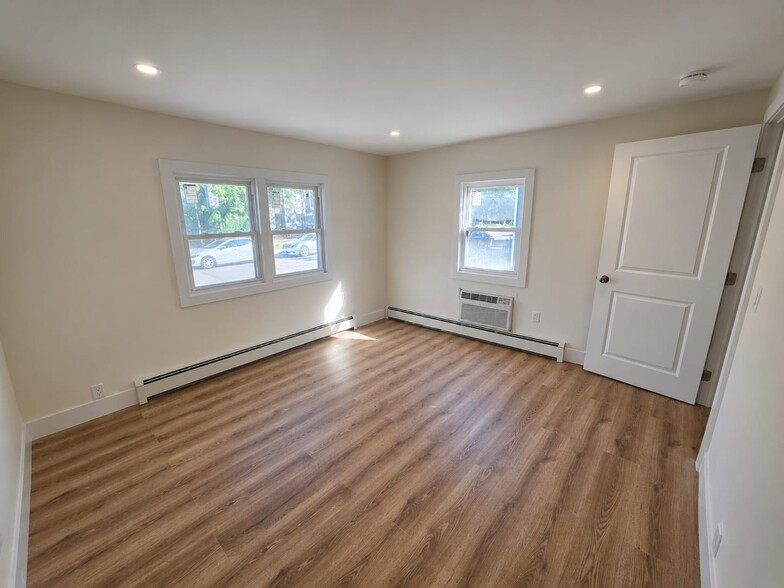 Bedroom 1 - 12ft x 13ft - 109 Ralph St