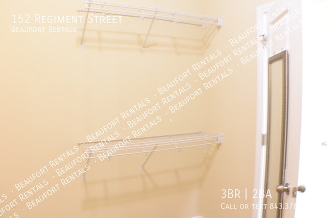 Building Photo - Hearthstone Lakes