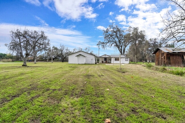 Building Photo - 480 N Rio Vista Ave