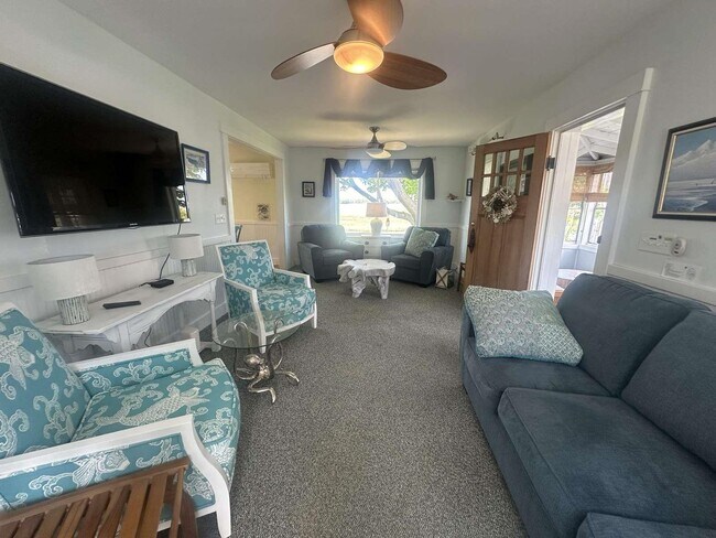 Building Photo - 7 Williams St