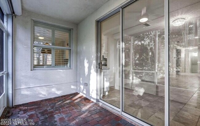 Building Photo - 156 Hidden Palms Ln