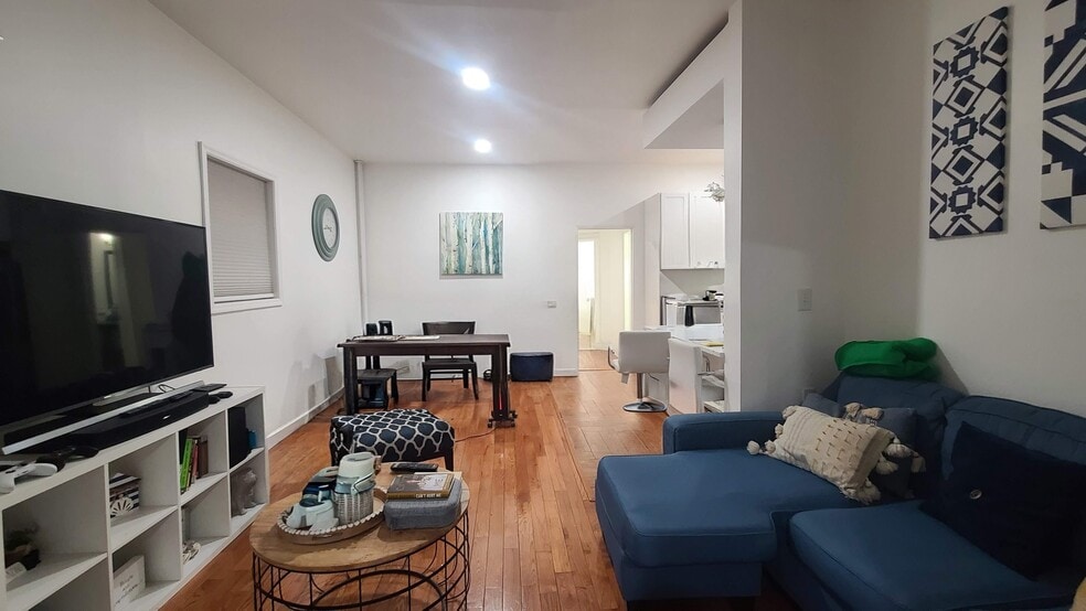 Building Photo - 311 3rd St