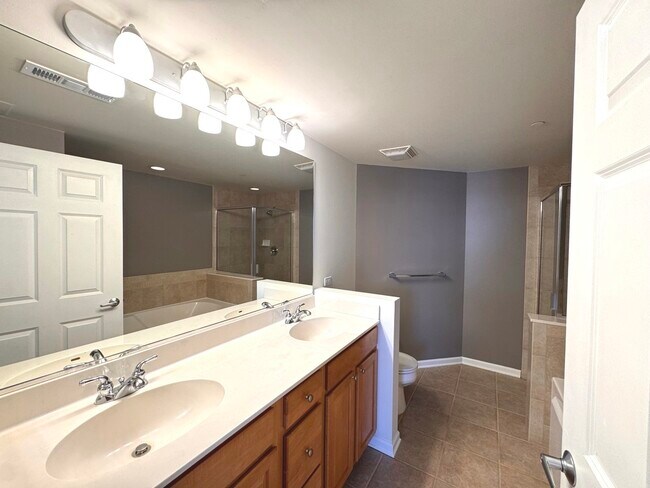 Building Photo - 656 Pearson St