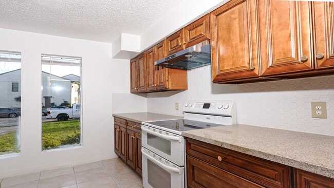 Building Photo - 10920 Village Bend Ln