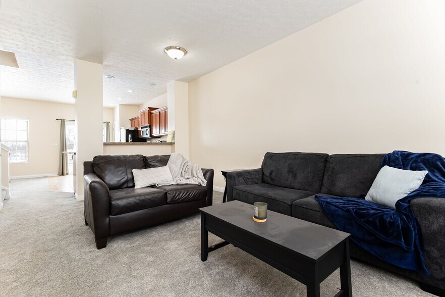 Building Photo - 433 Abbey St