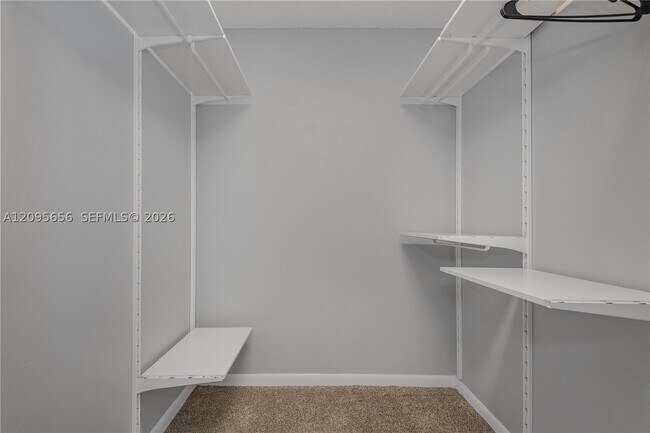 Building Photo - 550 SW 138th Ave