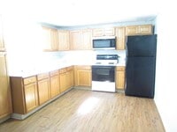 Building Photo - Spacious 3 bed/1 bath basement unit available now!