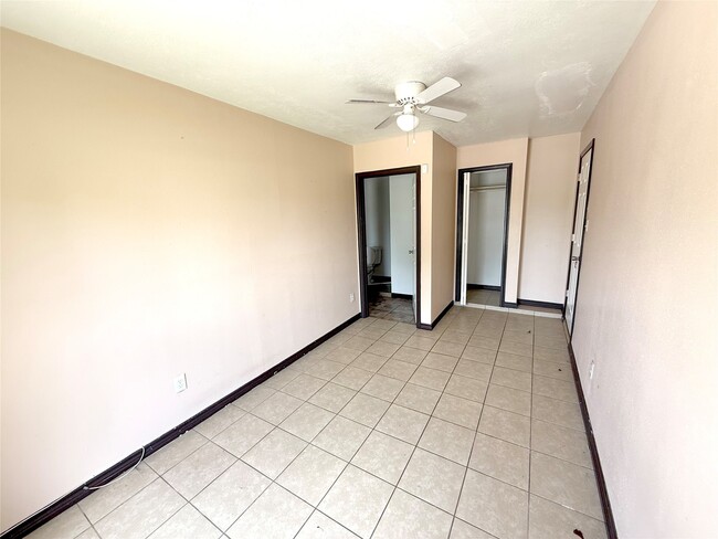 Building Photo - 7130 Kings Dr