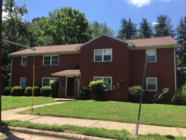 Building Photo - COMING SOON: Spacious 2 bedroom apartment