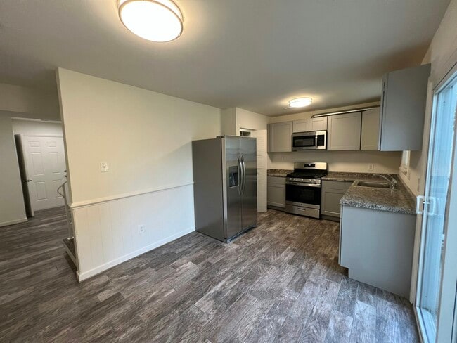 Building Photo - 1901 Beaver Rd