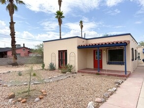 Building Photo - 3215 E Willard St