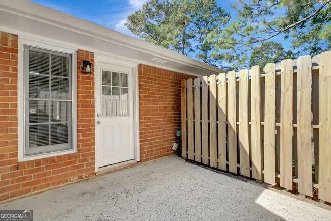 Building Photo - 115 Belle Dr