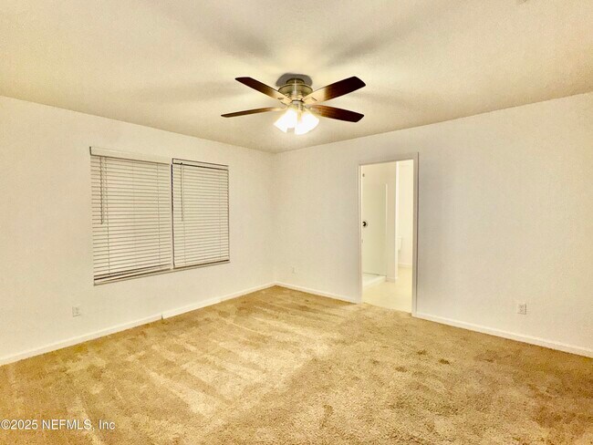 Building Photo - 8709 Lake George Cir E