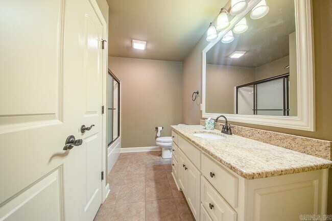 Building Photo - 19 Tradewinds Dr